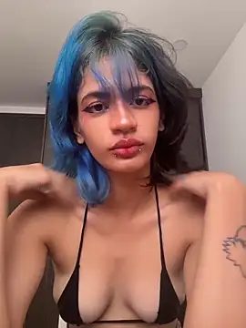 Snapshot of sukulaurens chatting on 04/06/26, 08:21 sukulaurens online show from 04/06/26, 08:21