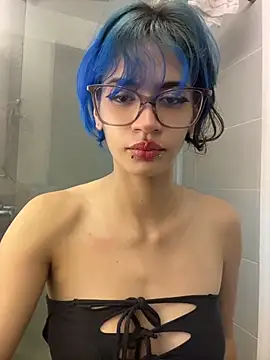 Snapshot of sukulaurens chatting on 04/13/26, 07:52 sukulaurens online show from 04/13/26, 07:52