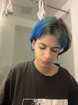 Snapshot of sukulaurens chatting on 04/18/26, 01:48 sukulaurens online show from 04/18/26, 01:48