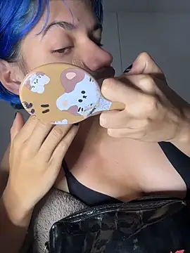 Snapshot of sukulaurens chatting on 04/27/26, 10:24 sukulaurens online show from 04/27/26, 10:24