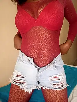 NiaAmour online show from 11/17/25, 08:53