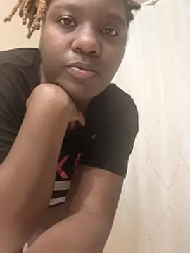 Snapshot of only_liyah chatting on 10/25/25, 08:58 only liyah online show from 10/25/25, 08:58