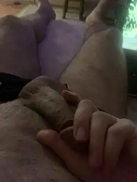 Snapshot of xtremedag chatting on 10/19/25, 10:32 xtremedag online show from 10/19/25, 10:32