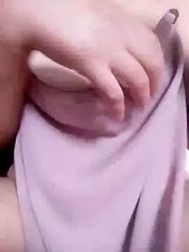 lina ae online show from 10/15/25, 08:25