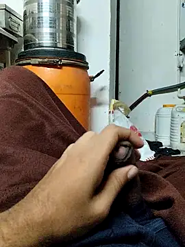 Snapshot of deepti_07 chatting on 10/07/25, 07:05 deepti 07 online show from 10/07/25, 07:05