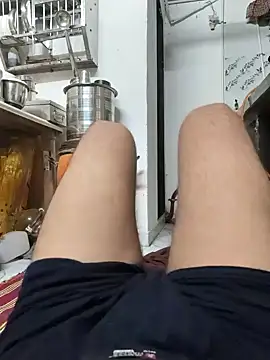 Snapshot of deepti_07 chatting on 10/07/25, 09:01 deepti 07 online show from 10/07/25, 09:01