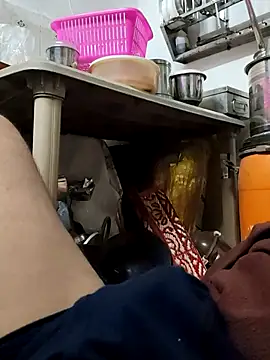 Snapshot of deepti_07 chatting on 10/09/25, 12:03 deepti 07 online show from 10/09/25, 12:03