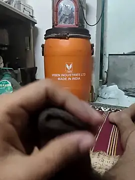 Snapshot of deepti_07 chatting on 04/12/26, 04:01 deepti 07 online show from 04/12/26, 04:01