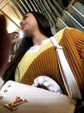 Snapshot of Iam_Valentinaaa chatting on 10/15/25, 12:38 Iam Valentinaaa online show from 10/15/25, 12:38