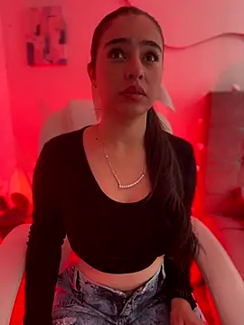 Snapshot of Iam_Valentinaaa chatting on 10/20/25, 02:17 Iam Valentinaaa online show from 10/20/25, 02:17