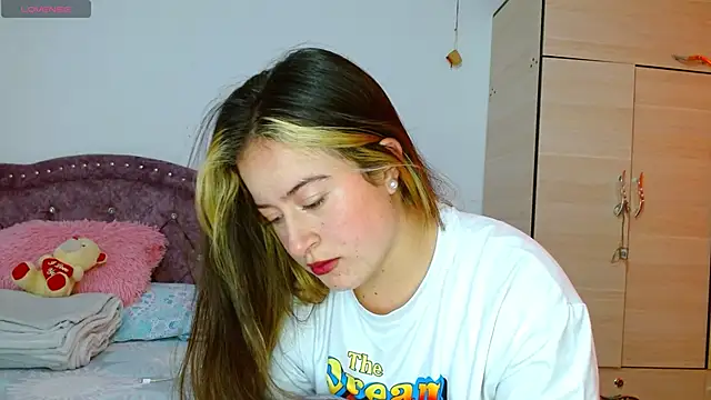 Hanssel tess online show from 10/22/25, 05:02