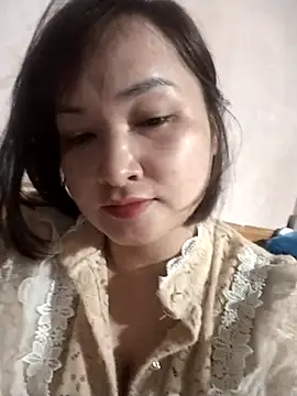 Snapshot of Jeassi-sica chatting on 10/27/25, 02:32 Jeassi-sica online show from 10/27/25, 02:32