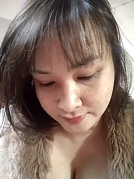 Snapshot of Jeassi-sica chatting on 11/26/25, 01:39 Jeassi-sica online show from 11/26/25, 01:39