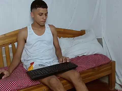 Snapshot of deivy_skinny01 chatting on 10/28/25, 08:33 deivy skinny01 online show from 10/28/25, 08:33