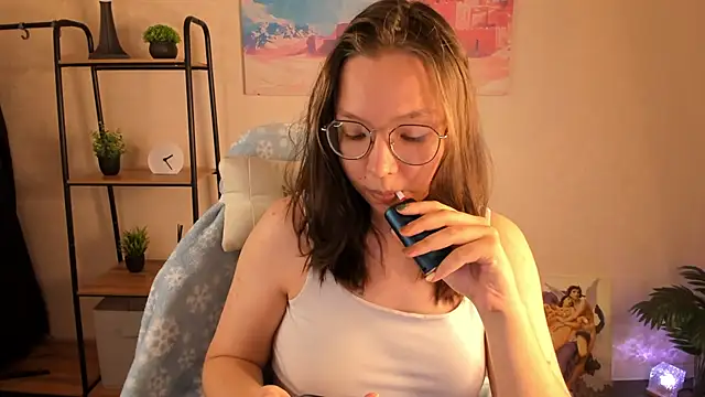 Snapshot of Nuura_Moore chatting on 10/10/25, 01:04 Nuura Moore online show from 10/10/25, 01:04