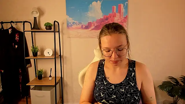 Snapshot of Nuura_Moore chatting on 10/13/25, 12:32 Nuura Moore online show from 10/13/25, 12:32