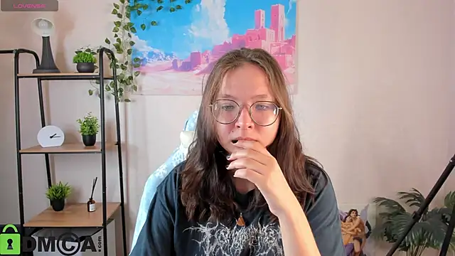 Snapshot of Nuura_Moore chatting on 10/28/25, 12:36 Nuura Moore online show from 10/28/25, 12:36