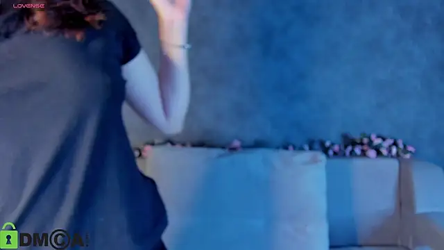 Snapshot of Nuura_Moore chatting on 11/11/25, 12:54 Nuura Moore online show from 11/11/25, 12:54