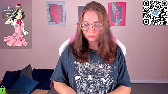 Snapshot of Nuura_Moore chatting on 11/12/25, 01:06 Nuura Moore online show from 11/12/25, 01:06