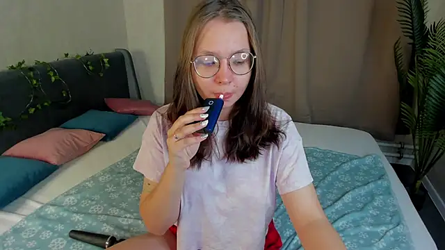 Snapshot of Nuura_Moore chatting on 11/27/25, 01:29 Nuura Moore online show from 11/27/25, 01:29