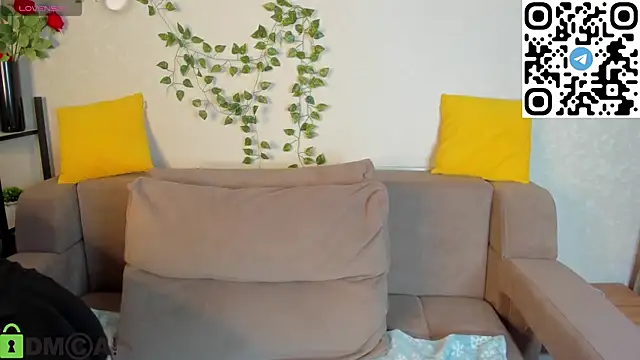 Snapshot of Nuura_Moore chatting on 11/29/25, 01:08 Nuura Moore online show from 11/29/25, 01:08