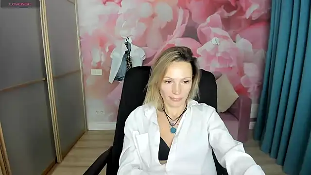 AlinaMoor online show from 01/06/26, 05:33