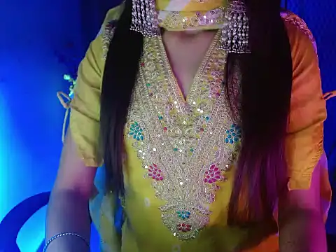 Roiseeee online show from 03/11/26, 05:13