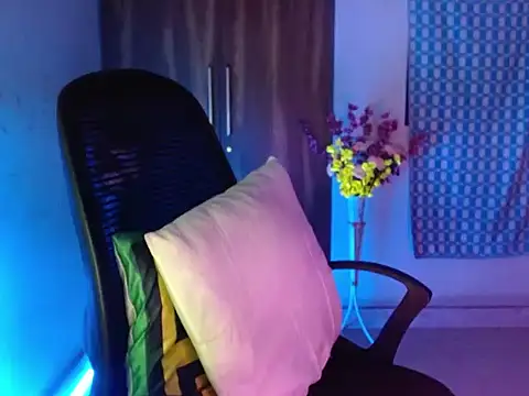 Roiseeee online show from 03/27/26, 05:46