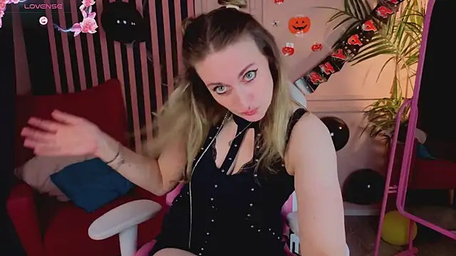 Snapshot of ocean_pleasure chatting on 10/22/25, 09:09 ocean pleasure online show from 10/22/25, 09:09