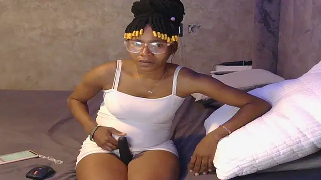 petite queenx online show from 10/24/25, 09:55