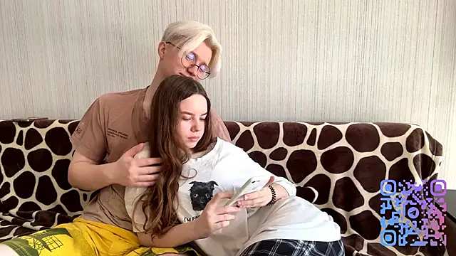 Snapshot of EhtelBiondi chatting on 04/03/26, 08:34 EhtelBiondi online show from 04/03/26, 08:34