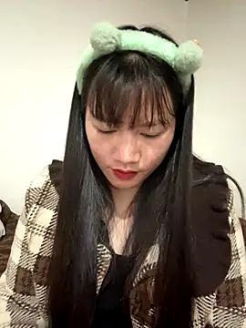 TrangNemo online show from 12/18/25, 10:38