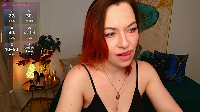 Snapshot of Serena_Foxxx chatting on 03/18/26, 02:26 Serena Foxxx online show from 03/18/26, 02:26