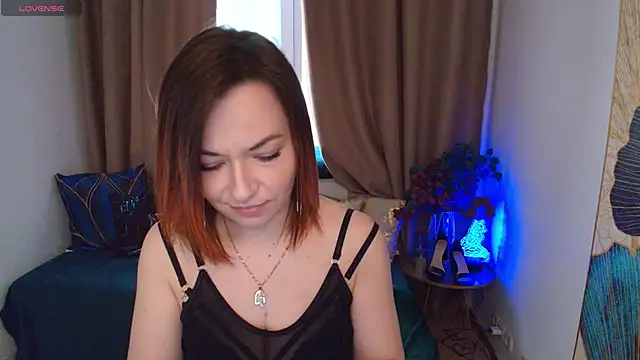 Snapshot of Serena_Foxxx chatting on 04/14/26, 02:28 Serena Foxxx online show from 04/14/26, 02:28