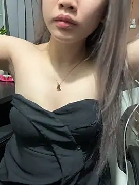 Snapshot of Beyeuuu chatting on 04/20/26, 02:25 Beyeuuu online show from 04/20/26, 02:25