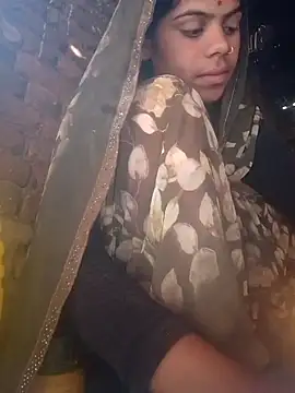 Snapshot of Hot_eras36 chatting on 10/13/25, 02:33 Hot eras36 online show from 10/13/25, 02:33