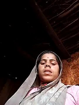 Snapshot of Hot_eras36 chatting on 10/15/25, 04:45 Hot eras36 online show from 10/15/25, 04:45