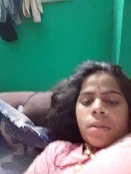 Snapshot of Hot_eras36 chatting on 10/17/25, 03:25 Hot eras36 online show from 10/17/25, 03:25