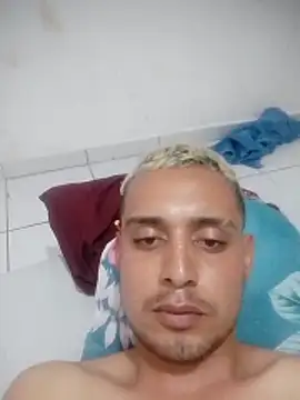 Snapshot of eliseo4798 chatting on 10/20/25, 12:05 eliseo4798 online show from 10/20/25, 12:05