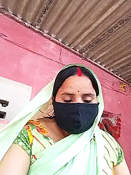 Snapshot of Cr_sonam chatting on 03/25/26, 11:05 Cr sonam online show from 03/25/26, 11:05