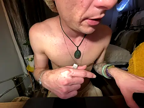 Snapshot of Dubbsssss chatting on 12/20/25, 06:42 Dubbsssss online show from 12/20/25, 06:42