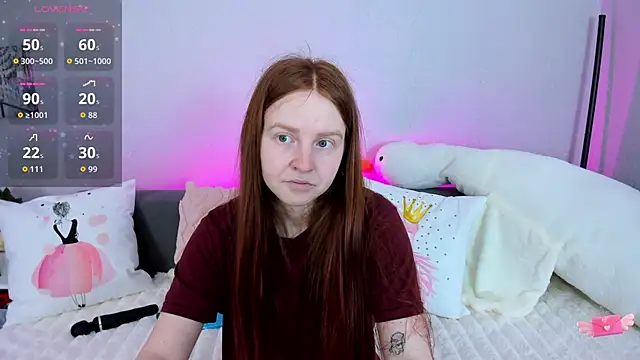 Snapshot of Evarey_ chatting on 03/30/26, 04:35 Evarey online show from 03/30/26, 04:35