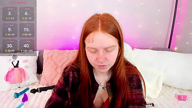 Snapshot of Evarey_ chatting on 04/14/26, 05:02 Evarey online show from 04/14/26, 05:02