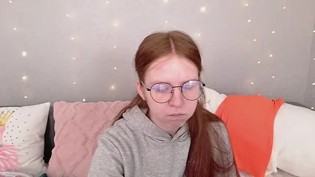 Snapshot of Evarey_ chatting on 05/01/26, 04:28 Evarey online show from 05/01/26, 04:28