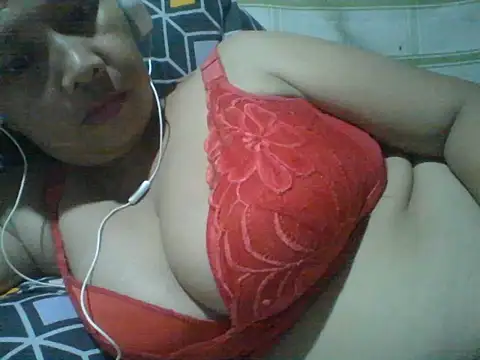 Snapshot of xxxsuckyourdick4u chatting on 04/14/26, 05:57 xxxsuckyourdick4u online show from 04/14/26, 05:57