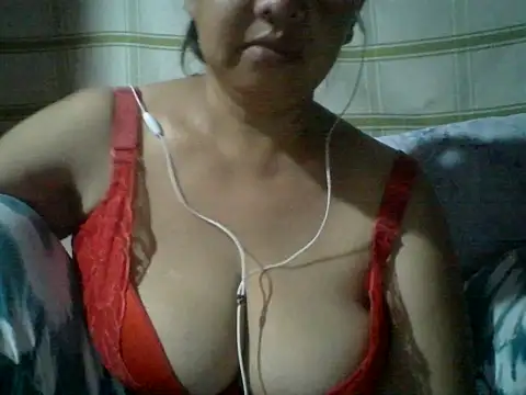 Snapshot of xxxsuckyourdick4u chatting on 04/24/26, 02:25 xxxsuckyourdick4u online show from 04/24/26, 02:25