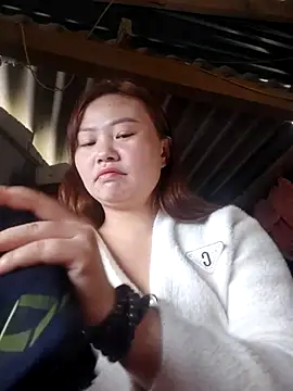 Snapshot of pi-pi-00 chatting on 12/05/25, 02:31 pi-pi-00 online show from 12/05/25, 02:31