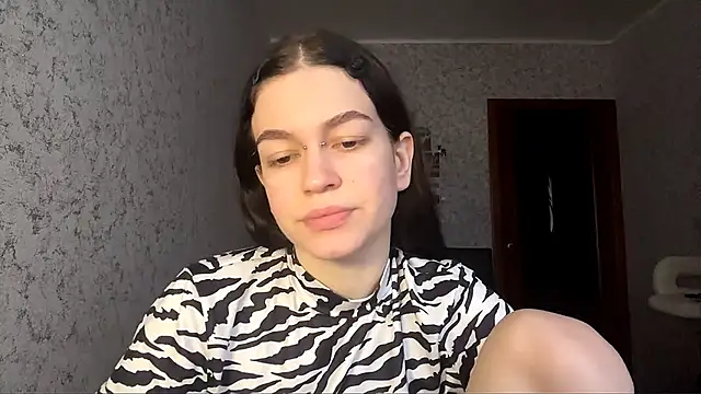 Snapshot of Wallazar_cute chatting on 10/21/25, 01:12 Wallazar cute online show from 10/21/25, 01:12