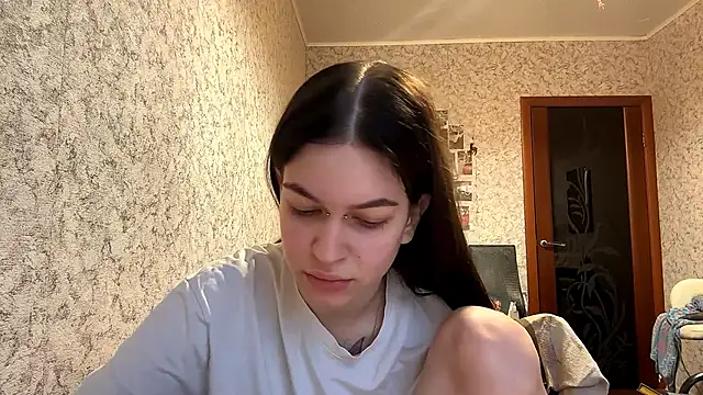 Snapshot of Wallazar_cute chatting on 10/24/25, 01:40 Wallazar cute online show from 10/24/25, 01:40