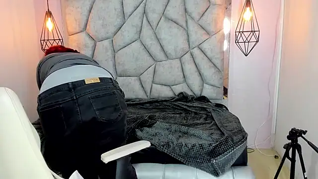 Snapshot of Addyy_02 chatting on 04/06/26, 07:15 Addyy 02 online show from 04/06/26, 07:15